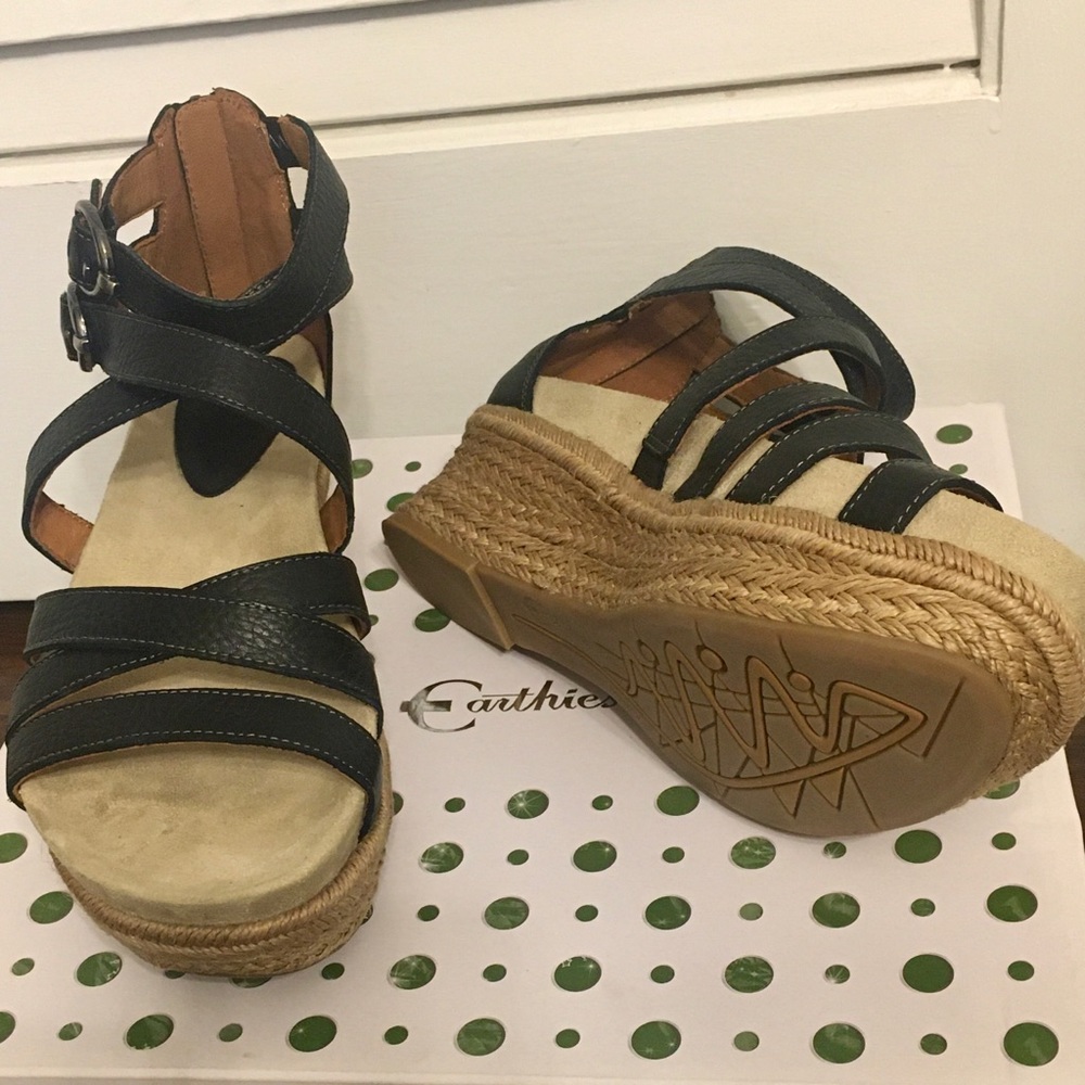 Earthies platform wedge sandals black